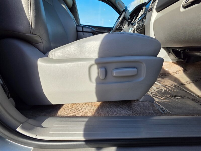 2003 Toyota 4Runner LIMITED Edition 4X4 / DIFF LOCK / NAVi / HEATED LEATHER /BRAND NEW LIFT / BRAND NEW WHEELS / BRAND NEW TIRES / 140K MILES !!! - Photo 46 - Portland, OR 97217