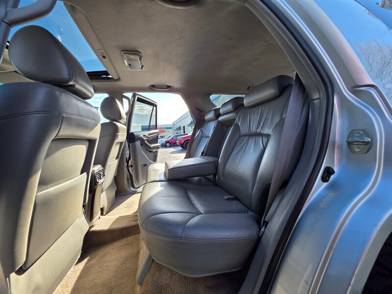 2003 Toyota 4Runner LIMITED Edition 4X4 / DIFF LOCK / NAVi / HEATED LEATHER /BRAND NEW LIFT / BRAND NEW WHEELS / BRAND NEW TIRES / 140K MILES !!! - Photo 14 - Portland, OR 97217