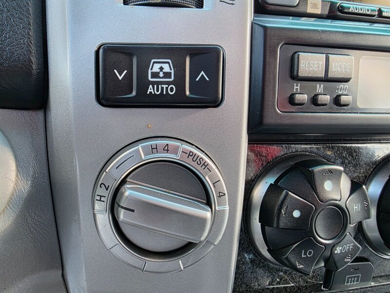 2003 Toyota 4Runner LIMITED Edition 4X4 / DIFF LOCK / NAVi / HEATED LEATHER /BRAND NEW LIFT / BRAND NEW WHEELS / BRAND NEW TIRES / 140K MILES !!! - Photo 20 - Portland, OR 97217