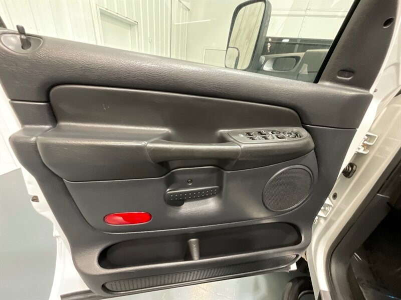 2004 Dodge Ram 2500 SLT Quad Cab 4X4 / 5.9L DIESEL / Leather Seats  / Short Bed / ZERO RUST / Spray in bed liner - Photo 32 - Gladstone, OR 97027