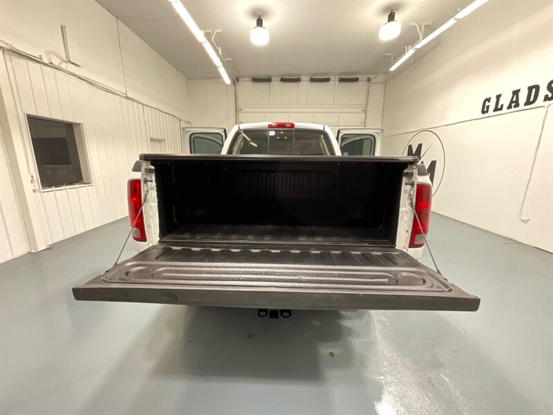2004 Dodge Ram 2500 SLT Quad Cab 4X4 / 5.9L DIESEL / Leather Seats  / Short Bed / ZERO RUST / Spray in bed liner - Photo 11 - Gladstone, OR 97027