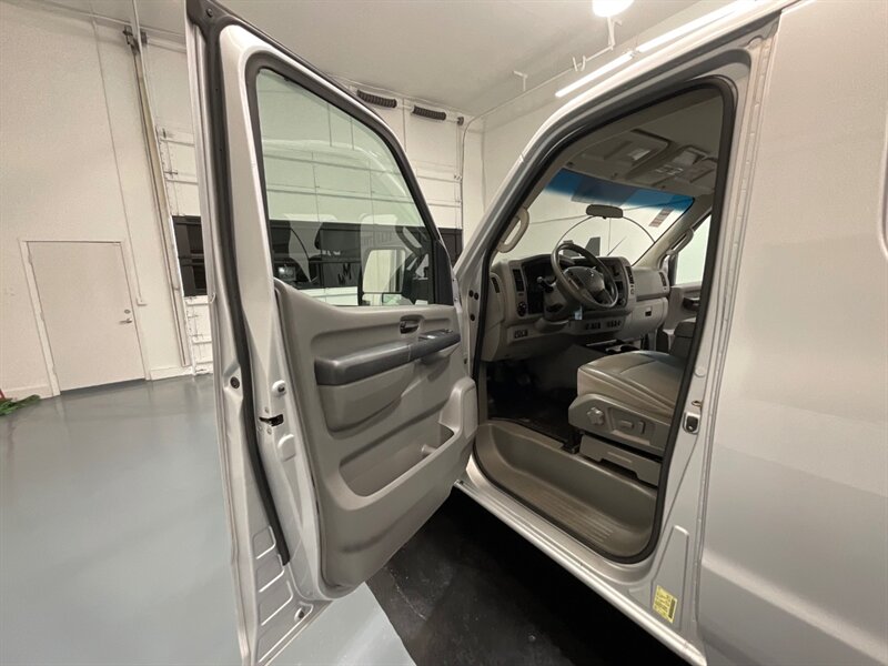 2013 Nissan NV 2500 HD SV CARGO VAN / Navigation & Camera  / 4.0L V6 - Photo 52 - Gladstone, OR 97027