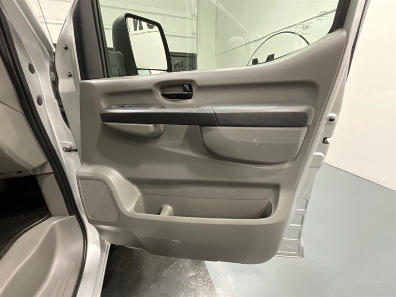 2013 Nissan NV 2500 HD SV CARGO VAN / Navigation & Camera  / 4.0L V6 - Photo 38 - Gladstone, OR 97027