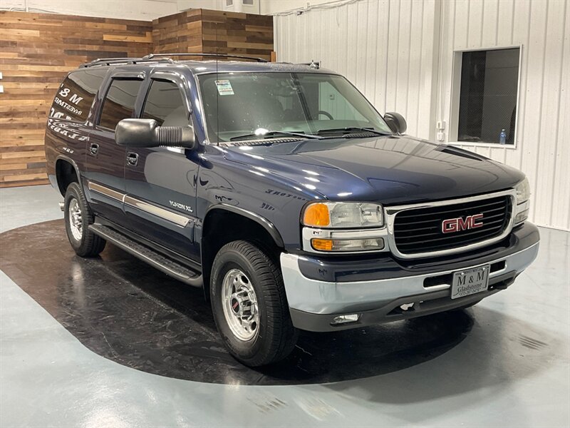 2004 GMC Yukon XL 2500 SLE Sport Utility 4X4 / 8.1L V8 / LOW MILE  / LOCAL RUST FREE / 3/4 TON - Photo 2 - Gladstone, OR 97027