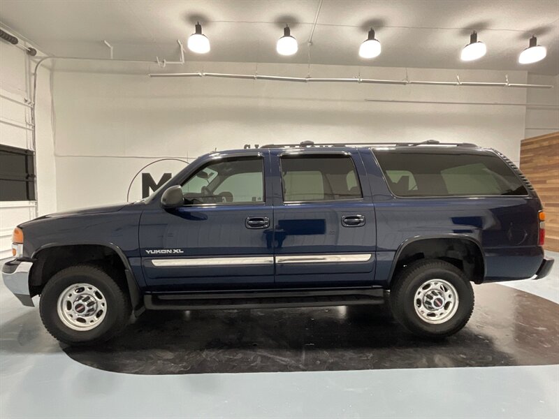 2004 GMC Yukon XL 2500 SLE Sport Utility 4X4 / 8.1L V8 / LOW MILE  / LOCAL RUST FREE / 3/4 TON - Photo 3 - Gladstone, OR 97027