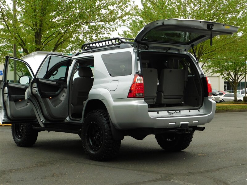 2007 Toyota 4Runner SR5  SUV 4X4 V8 / 3RD ROW SEAT / LIFTED LIFTED   - Photo 29 - Portland, OR 97217