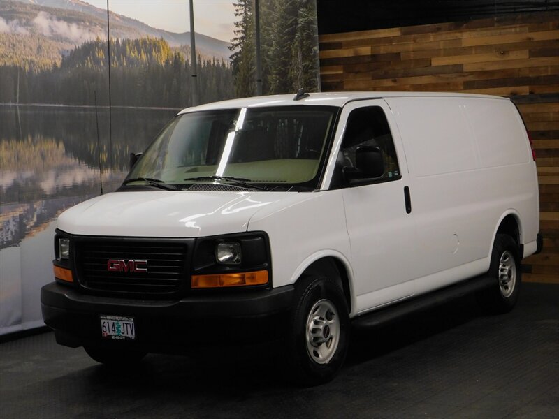 2017 GMC Savana 3500 Cargo Van / 1-T   - Photo 1 - Gladstone, OR 97027