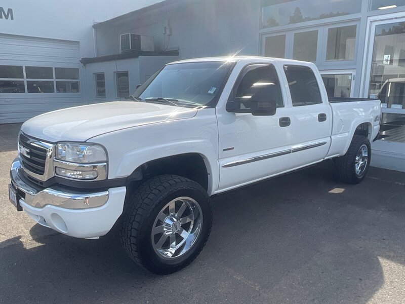 2005 GMC Sierra 2500 SLE Crew Cab 4X4 / 6.6L DIESEL / LIFTED  / RUST FREE / Excel Cond - Photo 2 - Gladstone, OR 97027