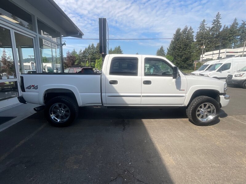 2005 GMC Sierra 2500 SLE Crew Cab 4X4 / 6.6L DIESEL / LIFTED  / RUST FREE / Excel Cond - Photo 4 - Gladstone, OR 97027