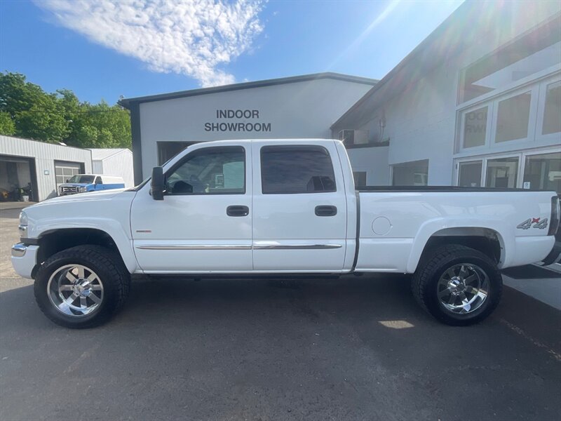 2005 GMC Sierra 2500 SLE Crew Cab 4X4 / 6.6L DIESEL / LIFTED  / RUST FREE / Excel Cond - Photo 3 - Gladstone, OR 97027