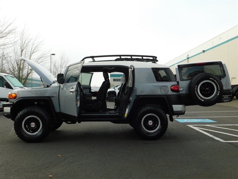 2014 Toyota FJ Cruiser 4x4 / Diff Locks / Camera / TRD Wheels LIFTED   - Photo 26 - Portland, OR 97217