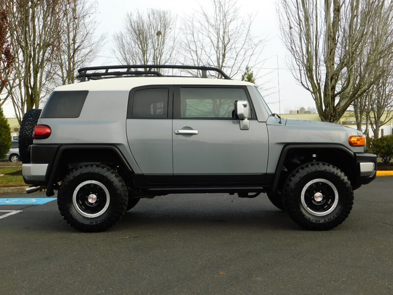 2014 Toyota FJ Cruiser 4x4 / Diff Locks / Camera / TRD Wheels LIFTED   - Photo 4 - Portland, OR 97217