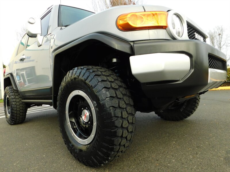 2014 Toyota FJ Cruiser 4x4 / Diff Locks / Camera / TRD Wheels LIFTED   - Photo 10 - Portland, OR 97217