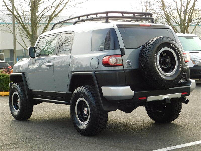 2014 Toyota FJ Cruiser 4x4 / Diff Locks / Camera / TRD Wheels LIFTED   - Photo 8 - Portland, OR 97217