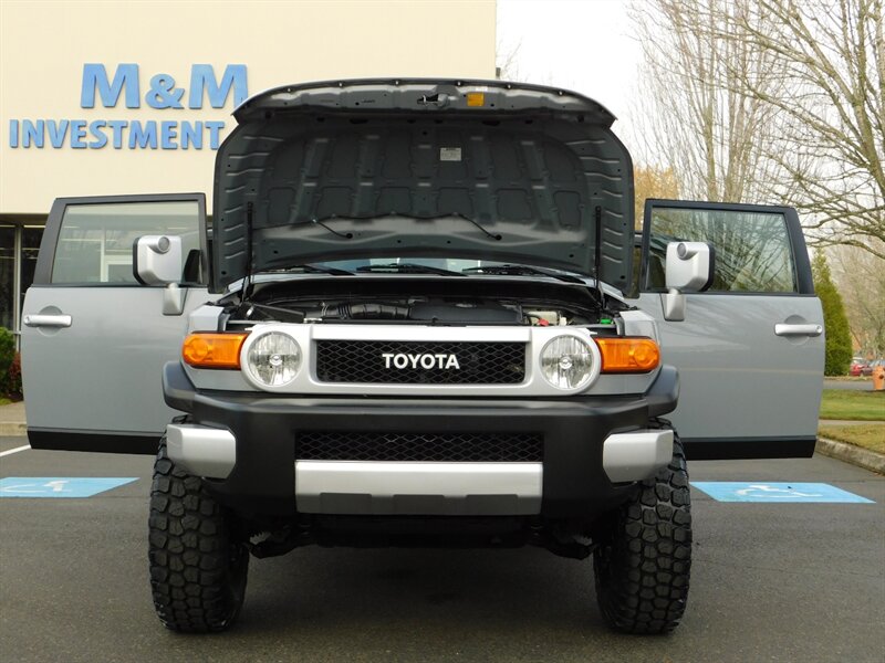 2014 Toyota FJ Cruiser 4x4 / Diff Locks / Camera / TRD Wheels LIFTED   - Photo 31 - Portland, OR 97217