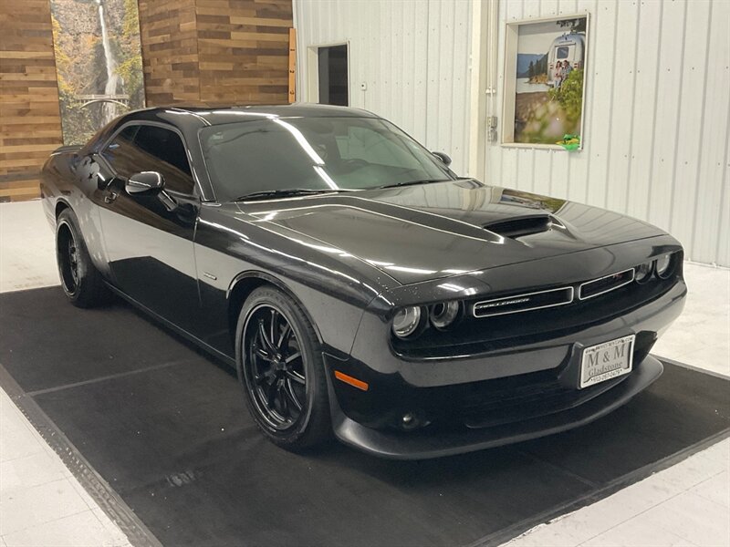 2019 Dodge Challenger R/T 2Dr Coupe / 5.7L HEMI / 34,000 MILES  / LOCAL CAR / Heated Seats / Backup Camera / Excel Cond - Photo 2 - Gladstone, OR 97027