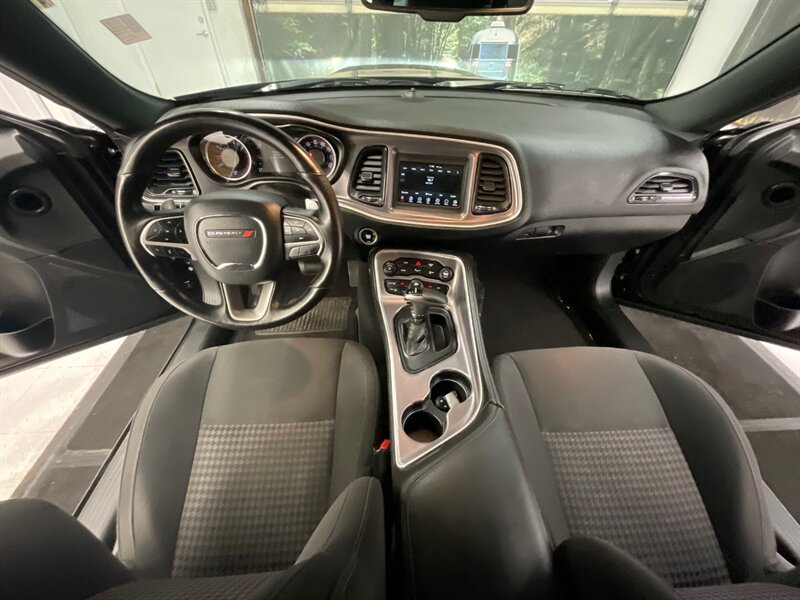 2019 Dodge Challenger R/T 2Dr Coupe / 5.7L HEMI / 34,000 MILES  / LOCAL CAR / Heated Seats / Backup Camera / Excel Cond - Photo 34 - Gladstone, OR 97027