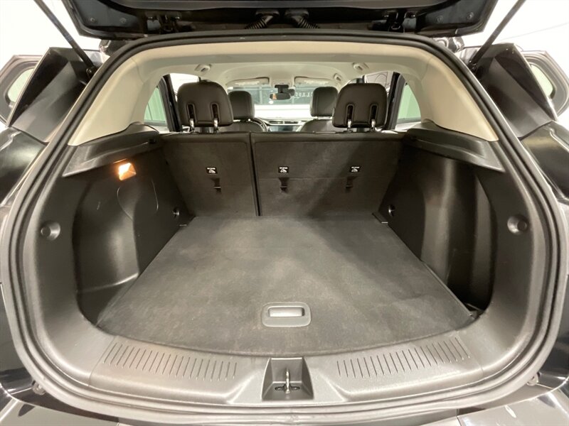 2021 Buick Encore GX Preferred / Backup Camera / Heated seats / ZERO RUST /LOCAL OREGON SUV / Blind Spot Alert - Photo 13 - Gladstone, OR 97027