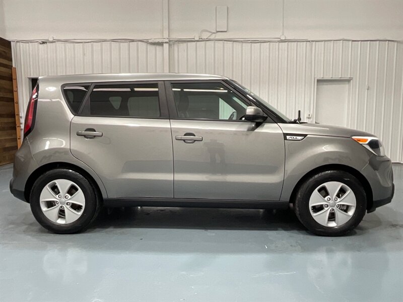 2016 Kia Soul Wagon / 1-OWNER LOCAL / ONLY 41,000 MILES   - Photo 4 - Gladstone, OR 97027