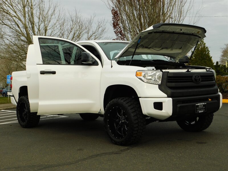 2014 Toyota Tundra Double Cab 4X4 5.7L / Local Oregon / LIFTED LIFTED   - Photo 30 - Portland, OR 97217