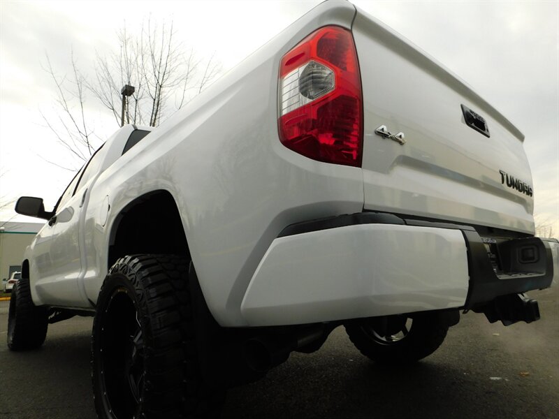 2014 Toyota Tundra Double Cab 4X4 5.7L / Local Oregon / LIFTED LIFTED   - Photo 39 - Portland, OR 97217