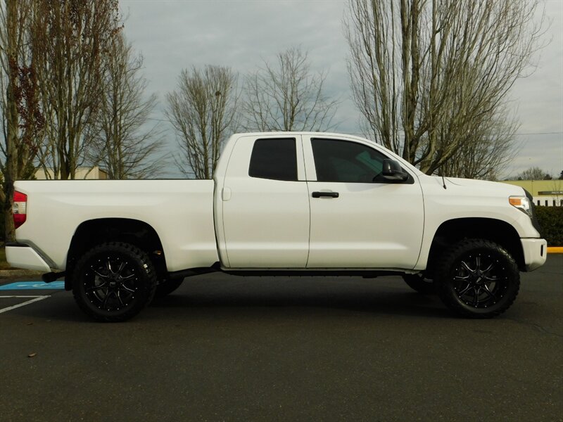 2014 Toyota Tundra Double Cab 4X4 5.7L / Local Oregon / LIFTED LIFTED   - Photo 4 - Portland, OR 97217