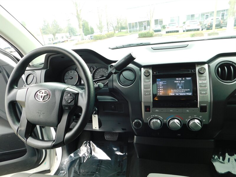 2014 Toyota Tundra Double Cab 4X4 5.7L / Local Oregon / LIFTED LIFTED   - Photo 17 - Portland, OR 97217