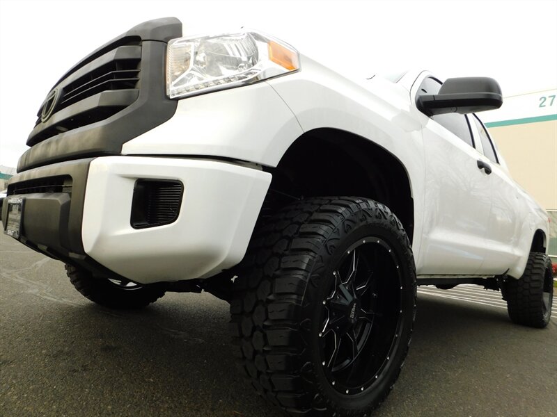 2014 Toyota Tundra Double Cab 4X4 5.7L / Local Oregon / LIFTED LIFTED   - Photo 9 - Portland, OR 97217