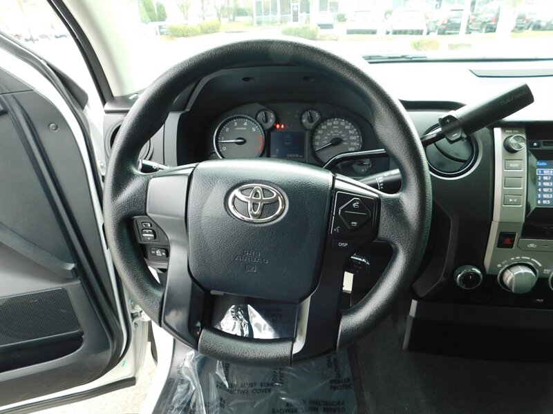 2014 Toyota Tundra Double Cab 4X4 5.7L / Local Oregon / LIFTED LIFTED   - Photo 16 - Portland, OR 97217