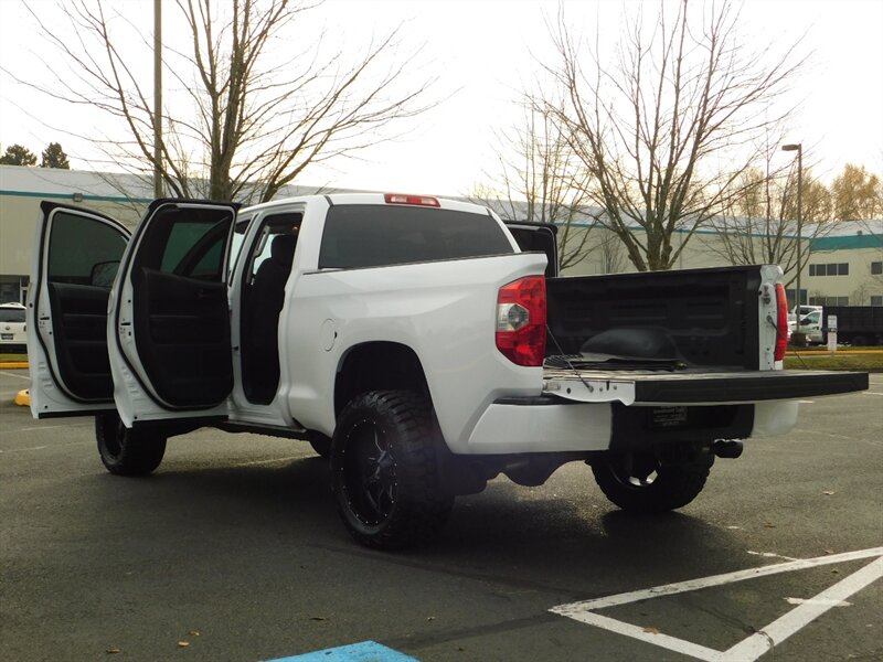 2014 Toyota Tundra Double Cab 4X4 5.7L / Local Oregon / LIFTED LIFTED   - Photo 27 - Portland, OR 97217