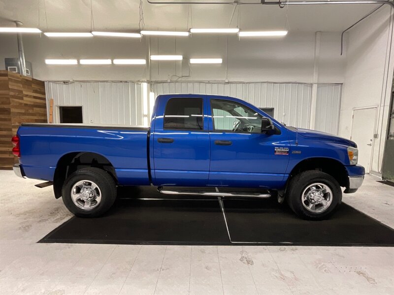 2008 Dodge Ram 2500 Big Horn 4X4 / 5.7L V8 HEMI /1-OWNER/ 79,000 MILES  / 1-OWNER LOCAL OREGON TRUCK / RUST FREE / Quad Cab 4-Door - Photo 4 - Gladstone, OR 97027