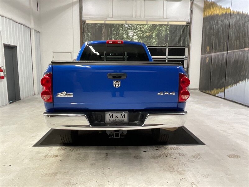 2008 Dodge Ram 2500 Big Horn 4X4 / 5.7L V8 HEMI /1-OWNER/ 79,000 MILES  / 1-OWNER LOCAL OREGON TRUCK / RUST FREE / Quad Cab 4-Door - Photo 6 - Gladstone, OR 97027