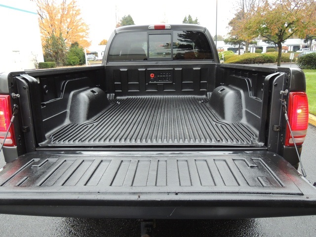 2002 Dodge Dakota SLT Plus/ 4X4 / Auto/ Magnum V8 / Excel Cond - Photo 17 - Portland, OR 97217