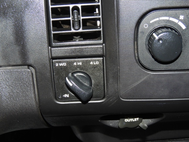 2002 Dodge Dakota SLT Plus/ 4X4 / Auto/ Magnum V8 / Excel Cond - Photo 22 - Portland, OR 97217