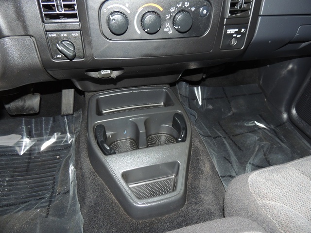 2002 Dodge Dakota SLT Plus/ 4X4 / Auto/ Magnum V8 / Excel Cond - Photo 24 - Portland, OR 97217