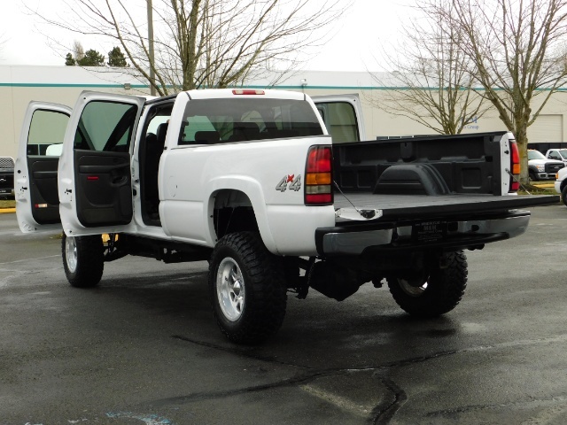 2005 GMC Sierra 2500 4X4 / Leather / 6.6L Duramax Diesel / LIFTED LIFTE   - Photo 35 - Portland, OR 97217