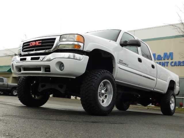 2005 GMC Sierra 2500 4X4 / Leather / 6.6L Duramax Diesel / LIFTED LIFTE   - Photo 31 - Portland, OR 97217