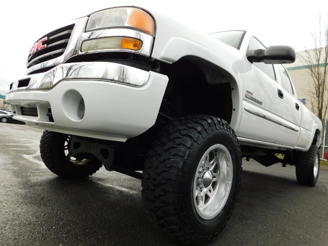 2005 GMC Sierra 2500 4X4 / Leather / 6.6L Duramax Diesel / LIFTED LIFTE   - Photo 9 - Portland, OR 97217