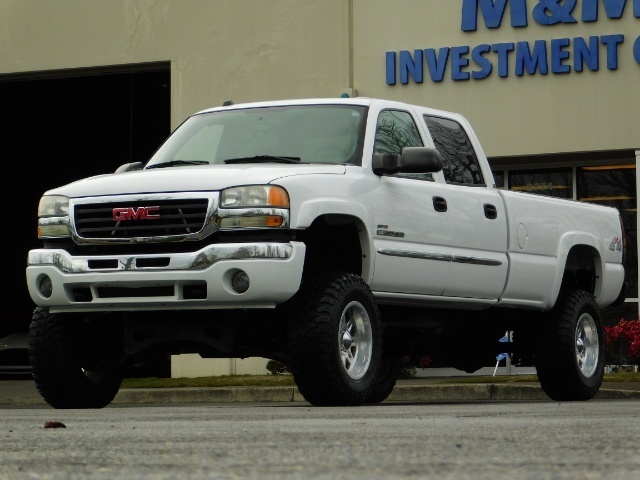 2005 GMC Sierra 2500 4X4 / Leather / 6.6L Duramax Diesel / LIFTED LIFTE   - Photo 1 - Portland, OR 97217