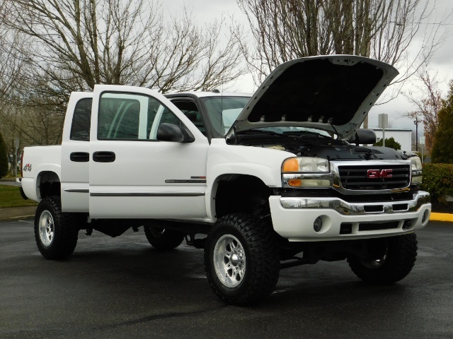 2005 GMC Sierra 2500 4X4 / Leather / 6.6L Duramax Diesel / LIFTED LIFTE   - Photo 38 - Portland, OR 97217