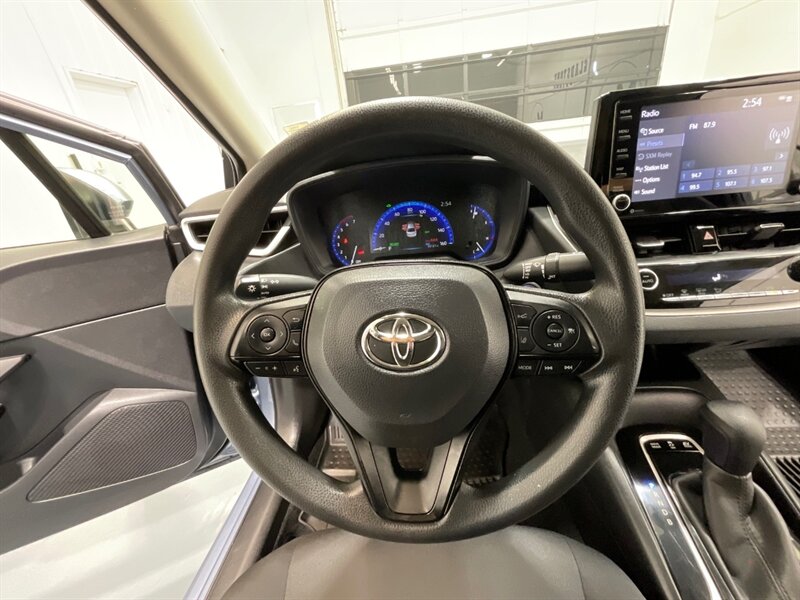 2022 Toyota Corolla Hybrid LE / 1-OWNER LOCAL /Backup Camera/33K MILES - Photo 13 - Gladstone, OR 97027