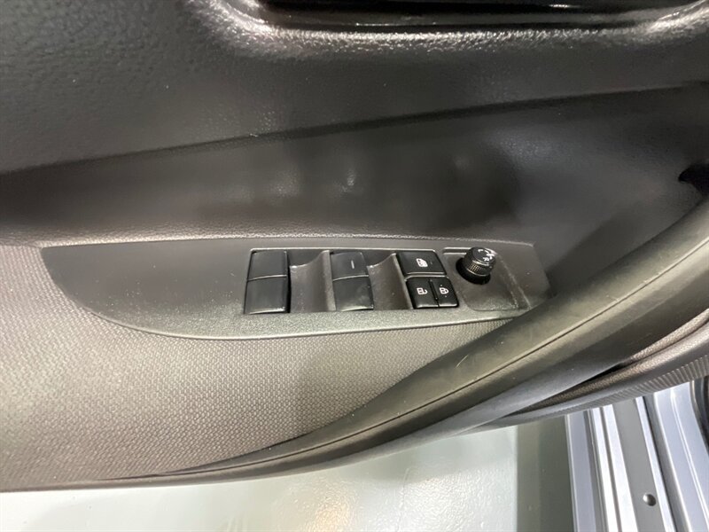 2022 Toyota Corolla Hybrid LE / 1-OWNER LOCAL /Backup Camera/33K MILES - Photo 20 - Gladstone, OR 97027