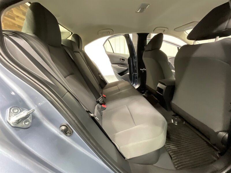2022 Toyota Corolla Hybrid LE / 1-OWNER LOCAL /Backup Camera/33K MILES - Photo 11 - Gladstone, OR 97027