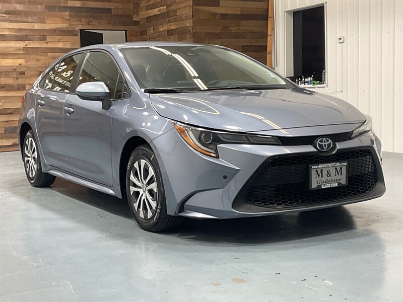2022 Toyota Corolla Hybrid LE / 1-OWNER LOCAL /Backup Camera/33K MILES - Photo 2 - Gladstone, OR 97027