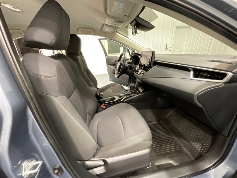 2022 Toyota Corolla Hybrid LE / 1-OWNER LOCAL /Backup Camera/33K MILES - Photo 12 - Gladstone, OR 97027