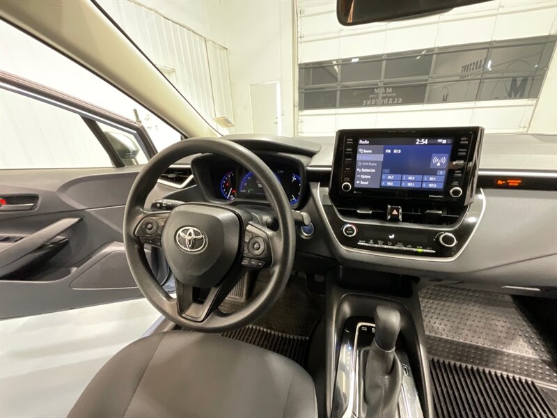 2022 Toyota Corolla Hybrid LE / 1-OWNER LOCAL /Backup Camera/33K MILES - Photo 14 - Gladstone, OR 97027