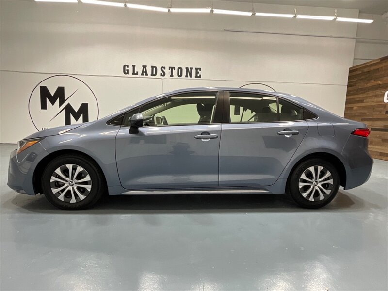 2022 Toyota Corolla Hybrid LE / 1-OWNER LOCAL /Backup Camera/33K MILES - Photo 3 - Gladstone, OR 97027