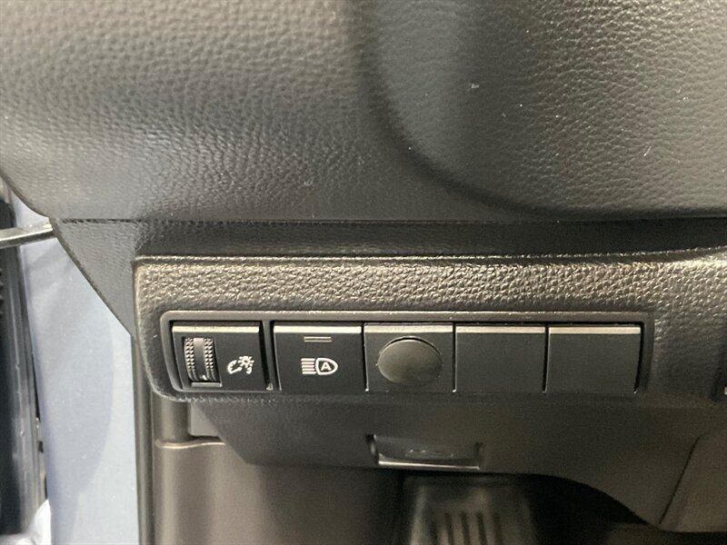 2022 Toyota Corolla Hybrid LE / 1-OWNER LOCAL /Backup Camera/33K MILES - Photo 18 - Gladstone, OR 97027