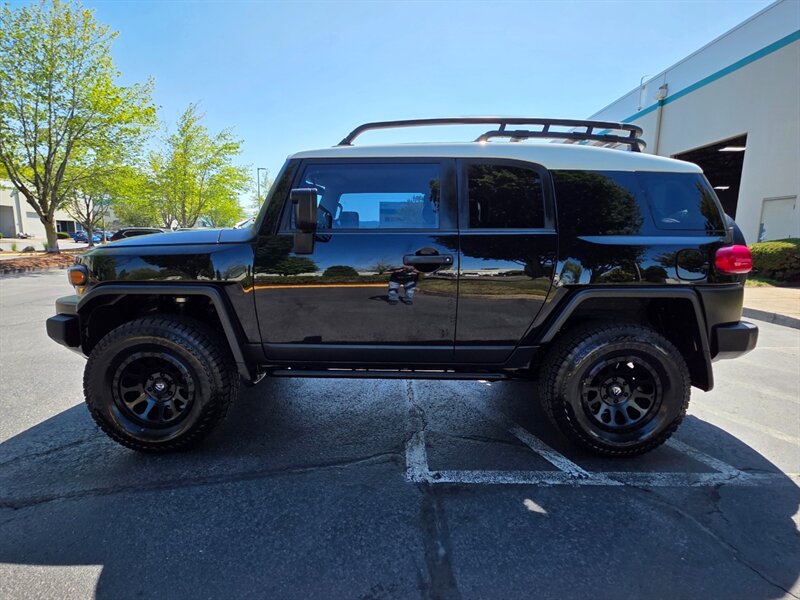 2007 Toyota FJ Cruiser 4X4 V6 / REAR DIFF LOCK / FUEL WHEELS / LIFTED  / PARK SENSORS / PIONEER DECK / BLUE-TOOTH / FRESH TRADE-IN - Photo 3 - Portland, OR 97217