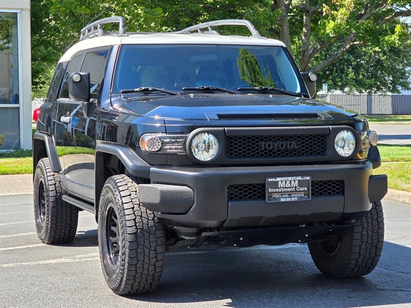 2007 Toyota FJ Cruiser 4X4 V6 / REAR DIFF LOCK / FUEL WHEELS / LIFTED  / PARK SENSORS / PIONEER DECK / BLUE-TOOTH / FRESH TRADE-IN - Photo 2 - Portland, OR 97217